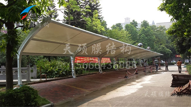 楓林苑小區(qū)膜結構停車棚